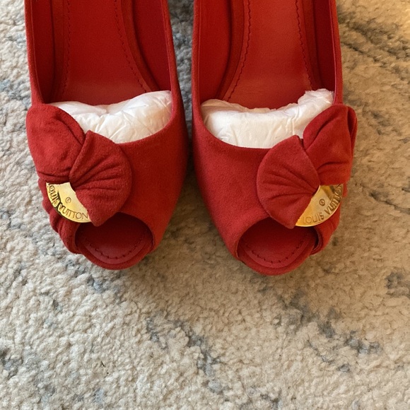 Louis Vuitton Red Suede Peep Toe Heels with Gold Emblem - Picture 2 of 8